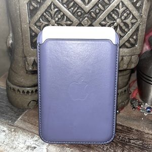 iPhone Leather Wallet with MagSafe